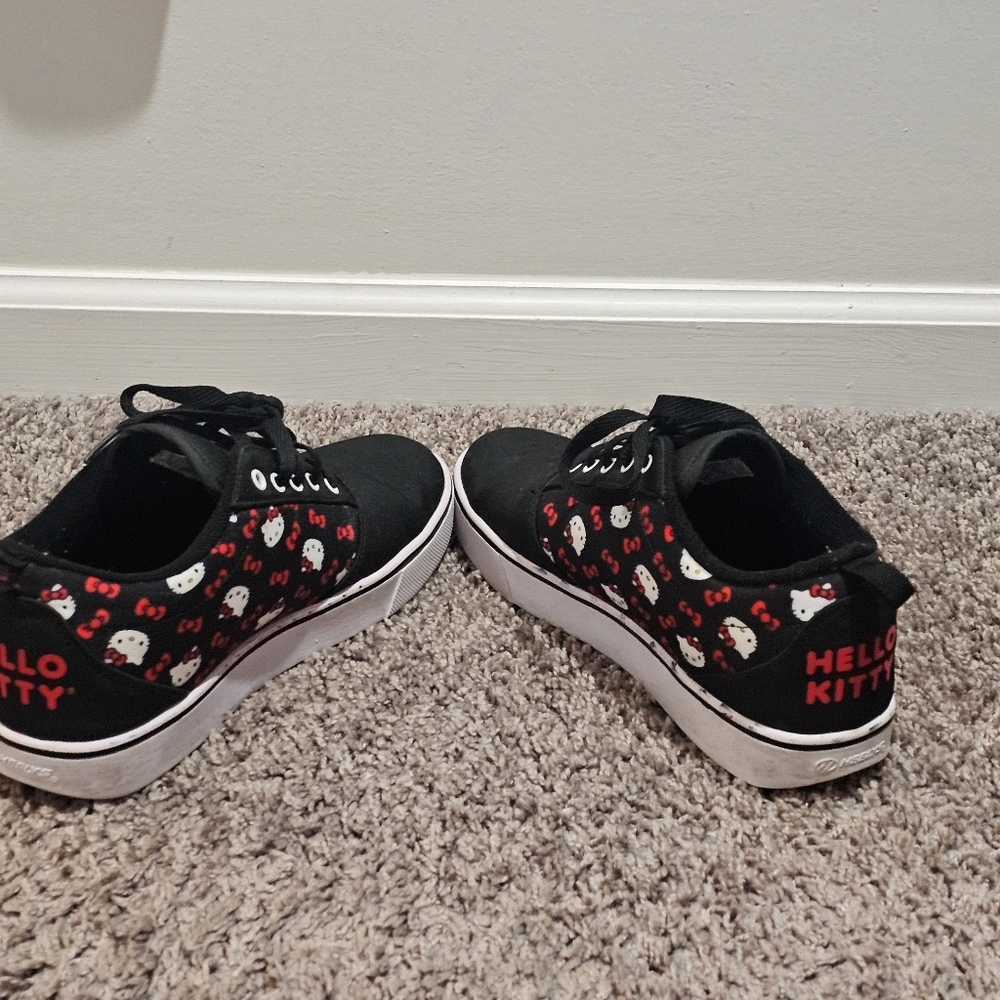 The Hello Kitty X Heelys Collaboration Size 8 - Picture 6 of 12